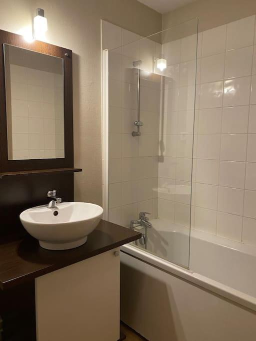 Appartement Avec Cabine Аро Екстериор снимка